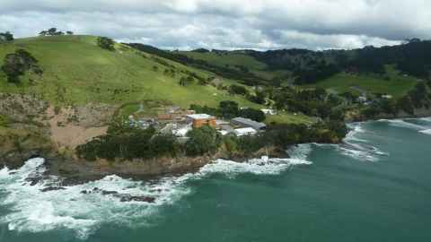 Aerial view image of the Leigh Marine laboratory, situated along the rocky coastline in Auckland. 
